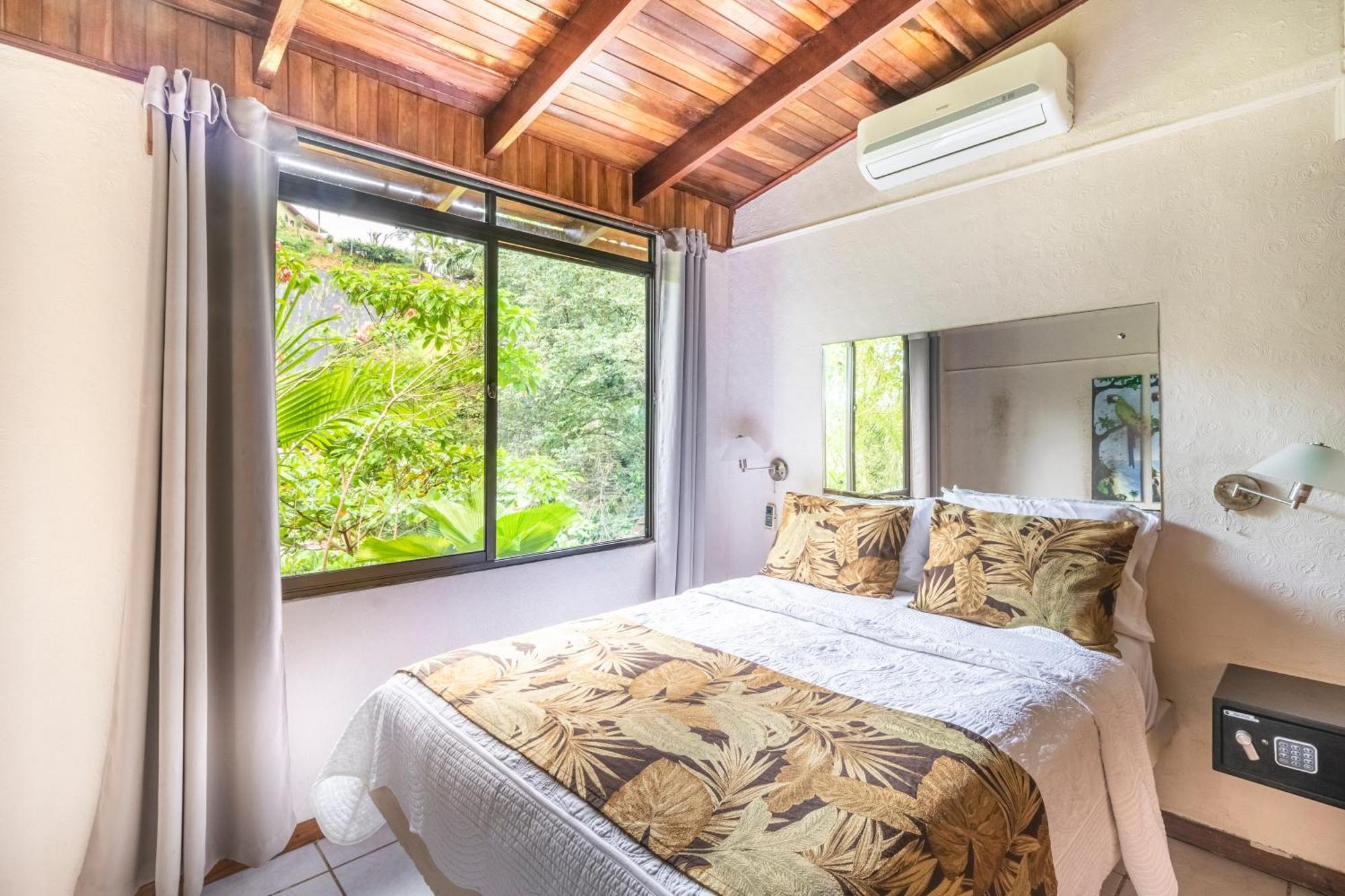 Boutique Hotel Las Cascadas Manuel Antonio Room photo